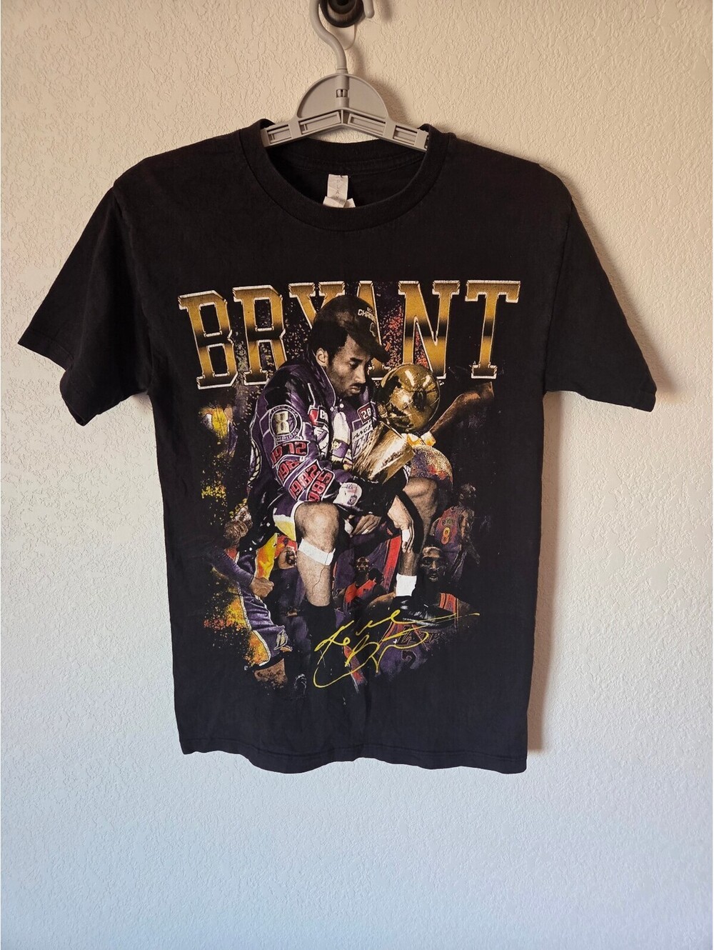 Vintage Kobe Bryant Black Graphic T-Shirt Size Small